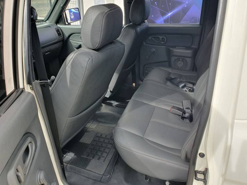 MITSUBISHI - L200 - 2010/2010 - Branca - R$ 73.000,00