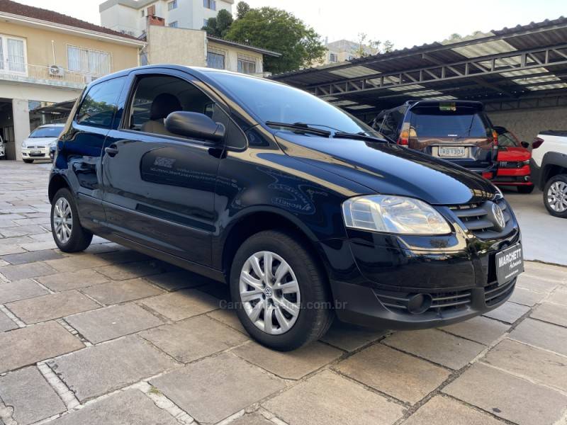 VOLKSWAGEN - FOX - 2008/2009 - Preta - R$ 25.500,00