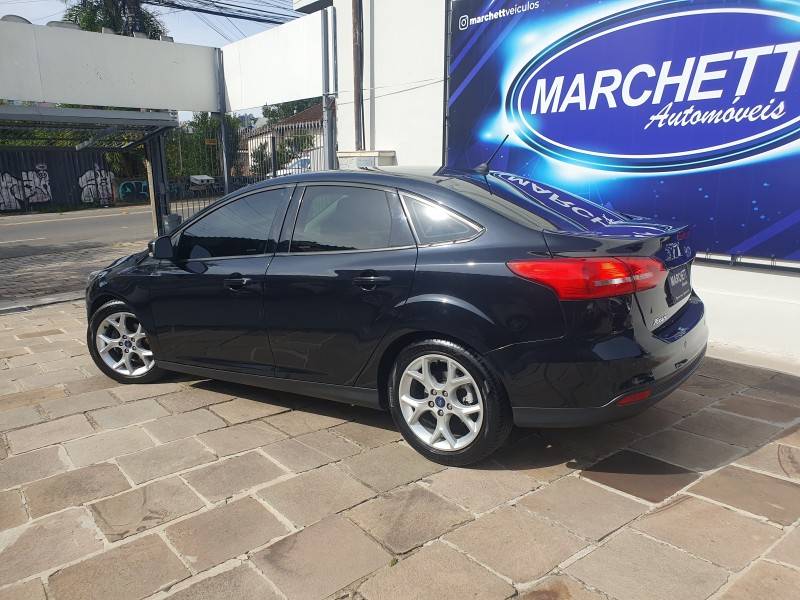 FORD - FOCUS - 2018/2019 - Preta - R$ 59.990,00