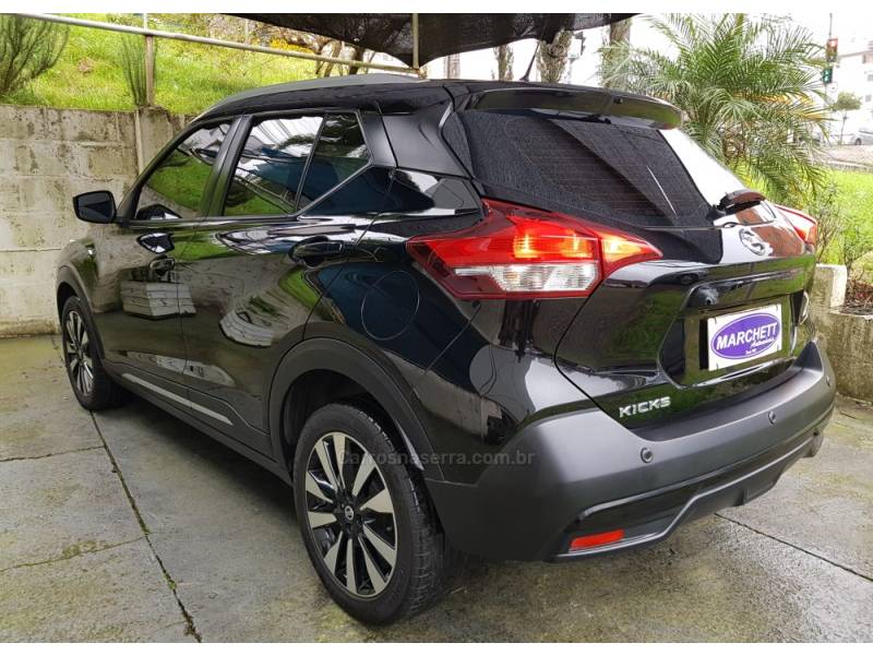 NISSAN - KICKS - 2016/2017 - Preta - R$ 82.500,00