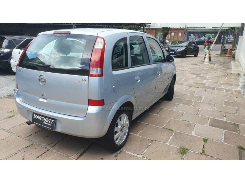 CHEVROLET - MERIVA - 2005/2005 - Prata - R$ 23.500,00