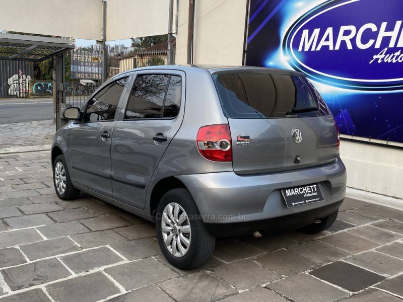 VOLKSWAGEN - FOX - 2006/2006 - Cinza - R$ 20.700,00