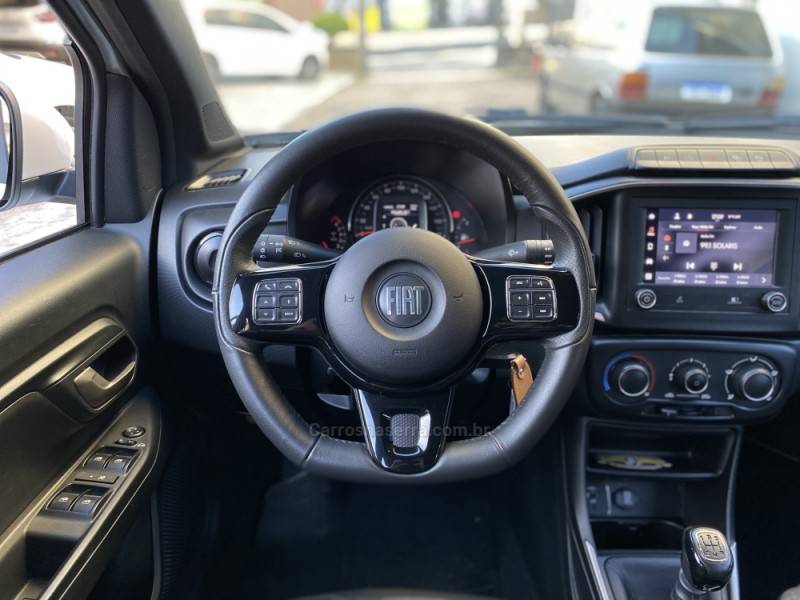 FIAT - STRADA - 2020/2021 - Branca - R$ 97.990,00