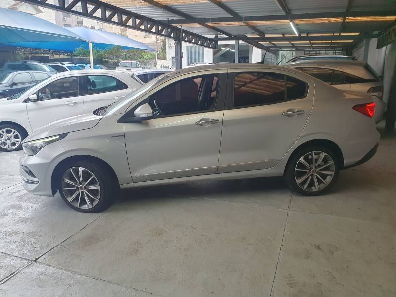 FIAT - CRONOS - 2018/2019 - Prata - R$ 55.990,00