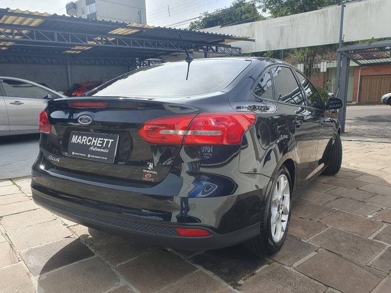 FORD - FOCUS - 2018/2019 - Preta - R$ 59.990,00