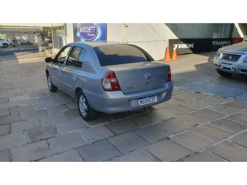 RENAULT - CLIO - 2007/2008 - Prata - R$ 25.500,00