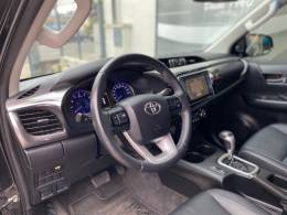 TOYOTA - HILUX - 2017/2017 - Preta - R$ 147.000,00