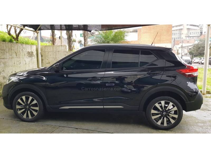 NISSAN - KICKS - 2016/2017 - Preta - R$ 79.990,00