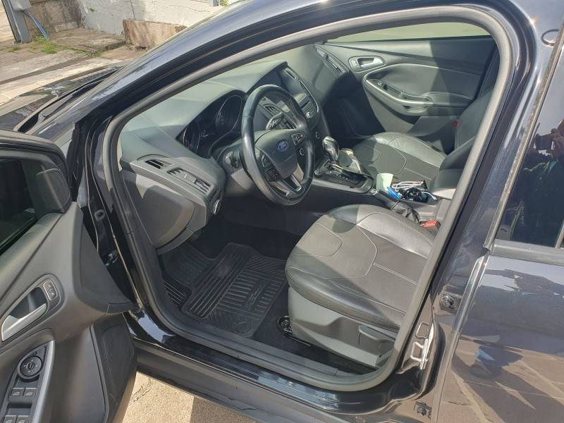 FORD - FOCUS - 2018/2019 - Preta - R$ 59.990,00