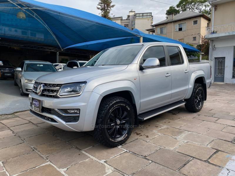 VOLKSWAGEN - AMAROK - 2017/2017 - Prata - R$ 139.990,00