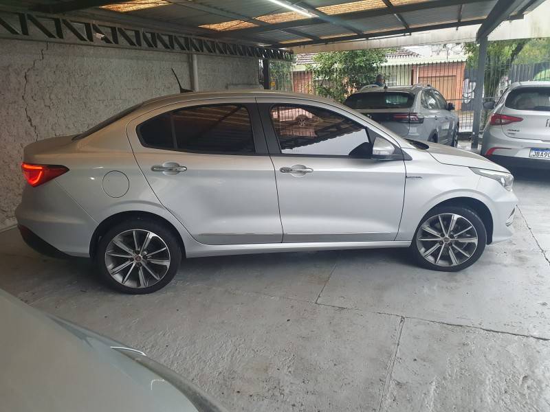 FIAT - CRONOS - 2018/2019 - Prata - R$ 55.990,00