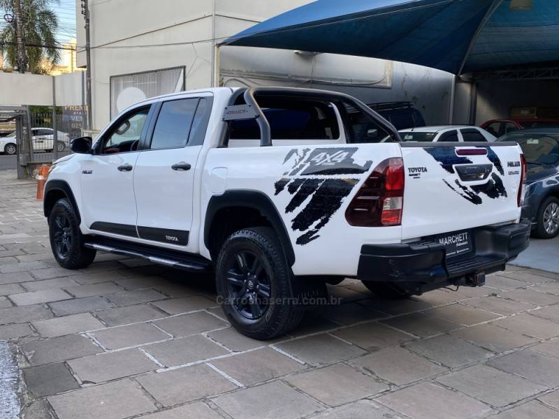 TOYOTA - HILUX - 2018/2018 - Branca - R$ 162.990,00