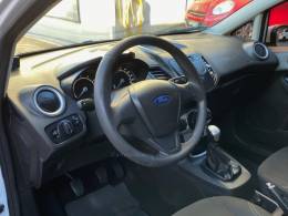 FORD - FIESTA - 2013/2014 - Branca - R$ 44.000,00