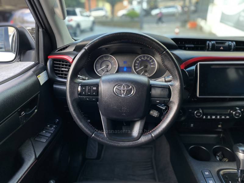 TOYOTA - HILUX - 2018/2018 - Branca - R$ 162.990,00