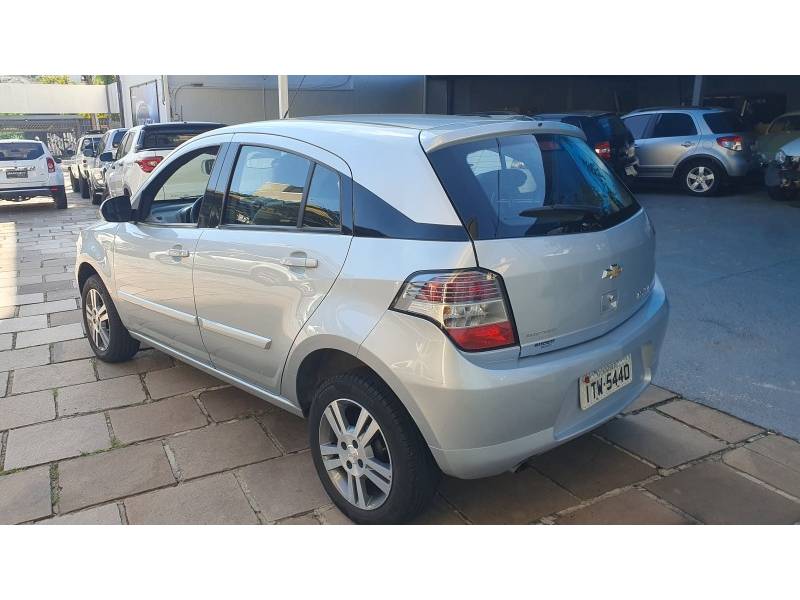 CHEVROLET - AGILE - 2012/2013 - Prata - R$ 39.000,00