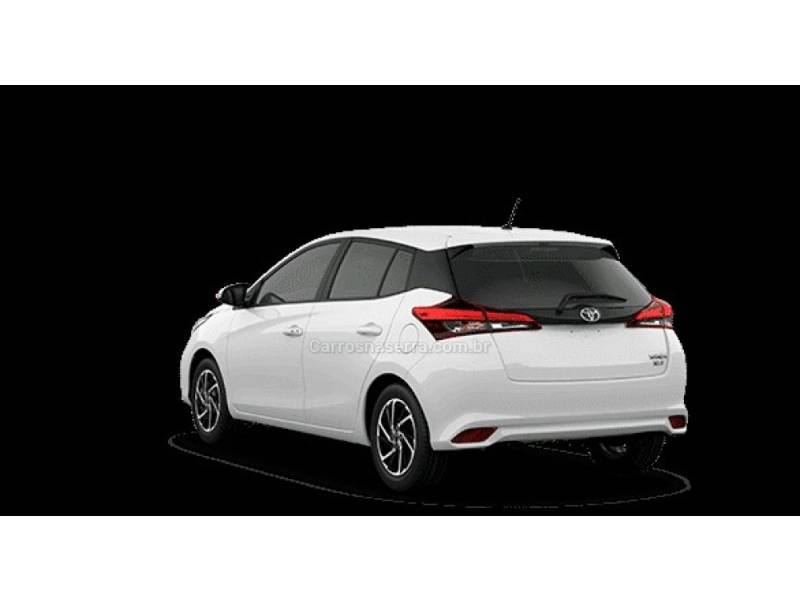 TOYOTA - YARIS - 2024/2025 - Várias - R$ 123.900,00