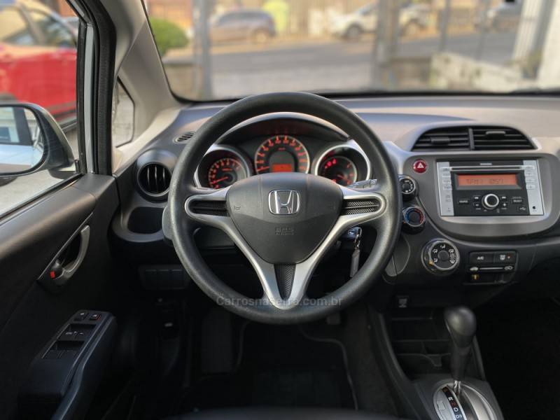 HONDA - FIT - 2013/2014 - Prata - R$ 53.000,00