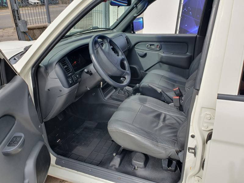 MITSUBISHI - L200 - 2010/2010 - Branca - R$ 73.000,00