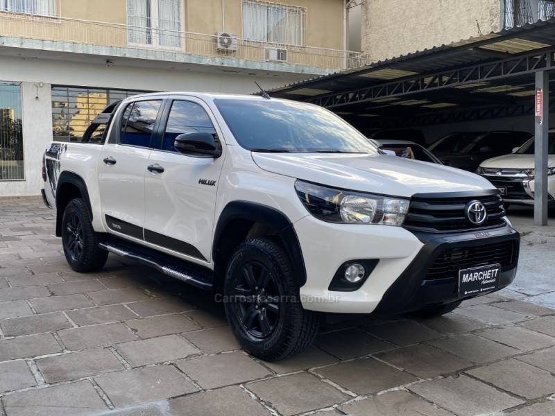 TOYOTA - HILUX - 2018/2018 - Branca - R$ 162.990,00