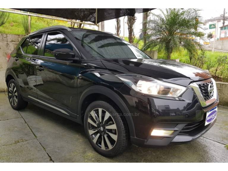 NISSAN - KICKS - 2016/2017 - Preta - R$ 79.990,00