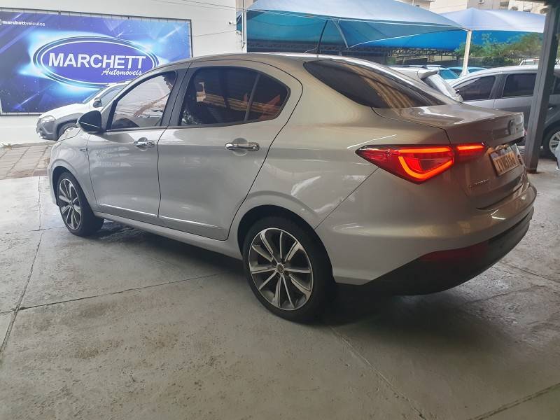 FIAT - CRONOS - 2018/2019 - Prata - R$ 55.990,00
